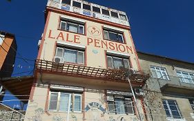Lale Pension